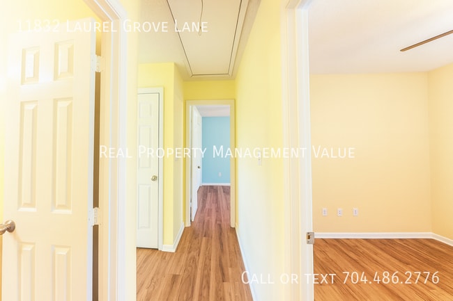 Building Photo - 11832 Laurel Grove Ln