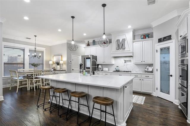 Building Photo - 2533 Windsor Castle Way