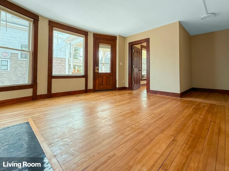 Living Room - 2613 Bryant Ave S