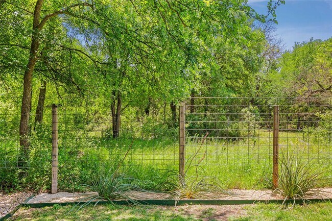 Building Photo - 9505 Southwick Dr