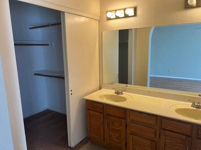 Building Photo - Fantastic 3 bed 2 bath Chandler home for Rent