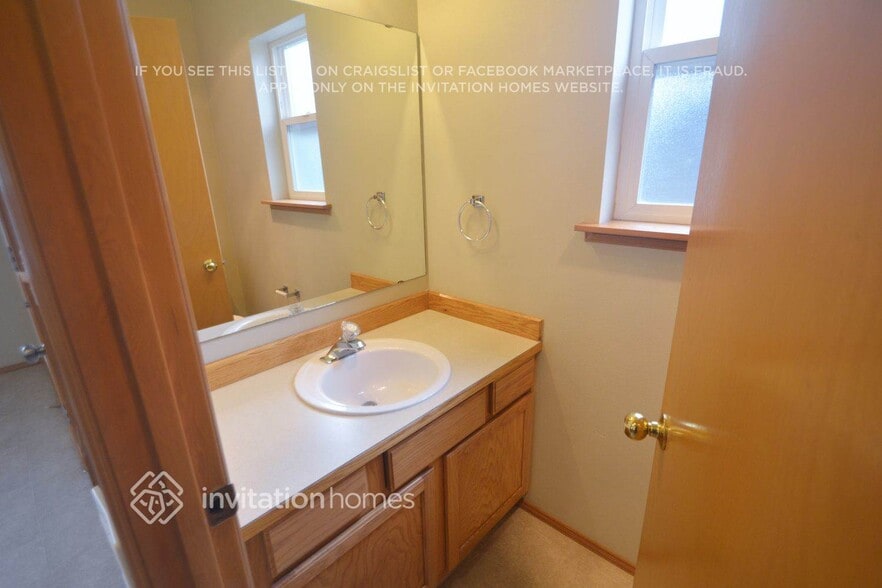 Building Photo - 409 Pine Ave