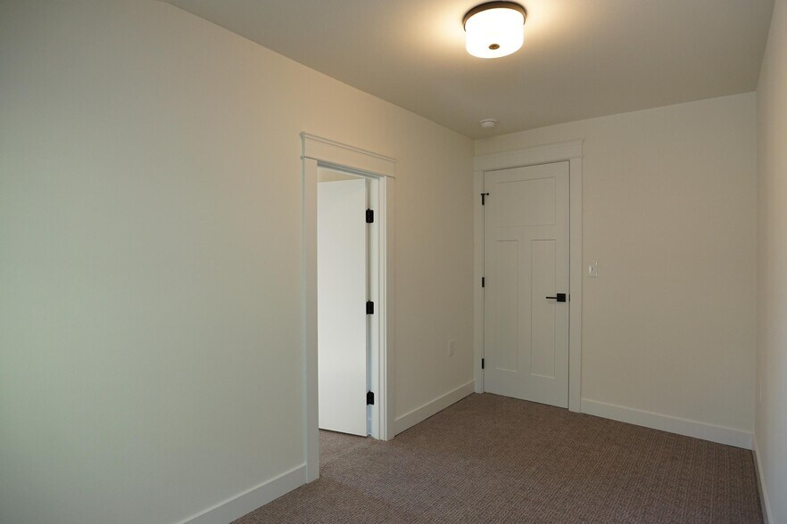 Building Photo - 2922 S Adams St