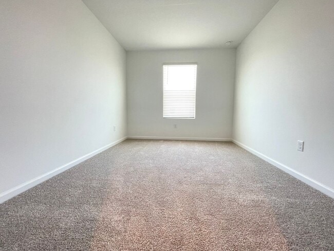 Building Photo - Newer 4 Bedroom, 2.5 Bath Corner Unit Town...