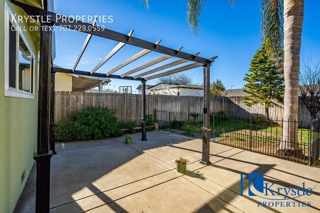 Building Photo - Gorgeous American Canyon Home w/Solar Pane...