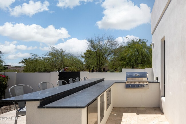 Building Photo - 6718 E San Juan Ave