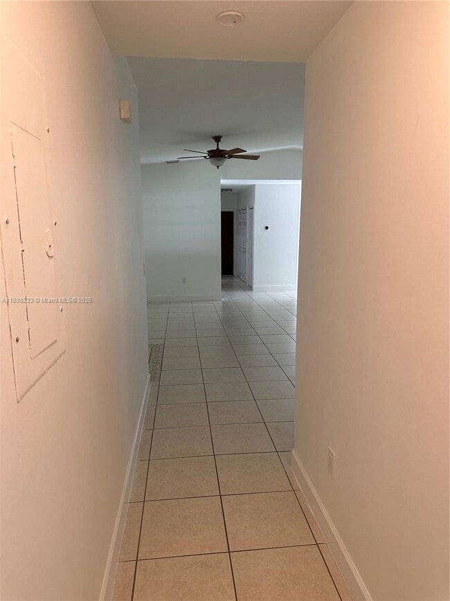Building Photo - 16601 SW 92nd Ave