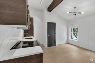 Building Photo - 182 Waterman St