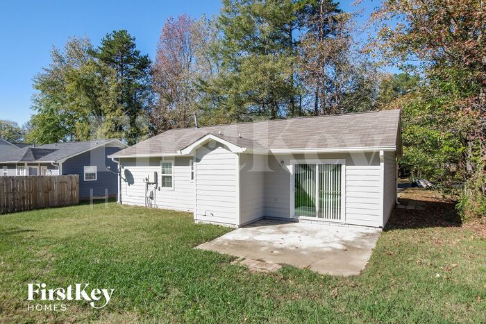 Building Photo - 3204 Faircroft Way