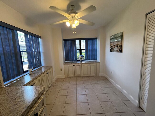 Building Photo - $1,150 * Annual **** 2 Bed / 2 Bath Condo ** Private, Gated Community - Rolls Landing **