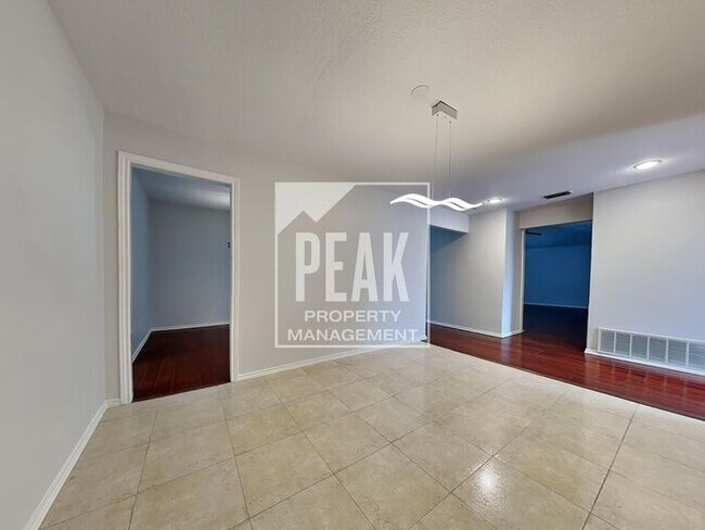 Building Photo - $2,675! Beautiful 3 Bed, 2 Bath home in Desirable Plano! Coming soon!