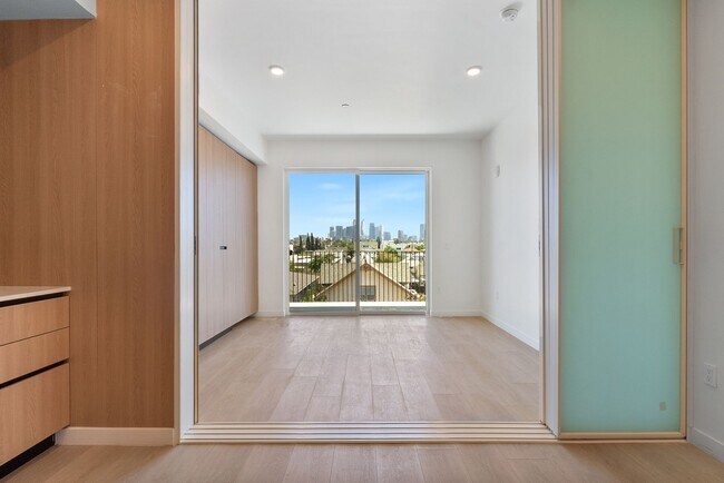 Building Photo - BRAND NEW CONSTRUCTION - Move-In Special 8...