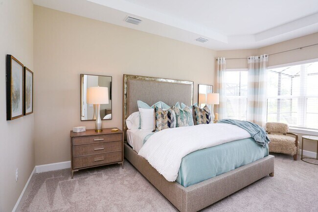 Building Photo - BRAND NEW** STUNNING POOL HOME**PROFESSIONALLY DECORATED**3 BEDS + DEN/ 3 FULL BATHS***ESPLANADE ...