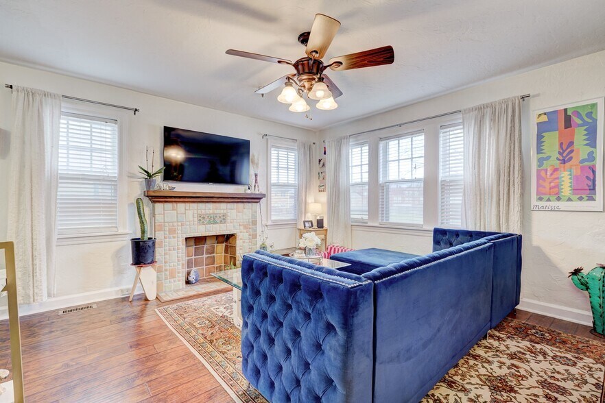 Building Photo - 308 NW 24th St