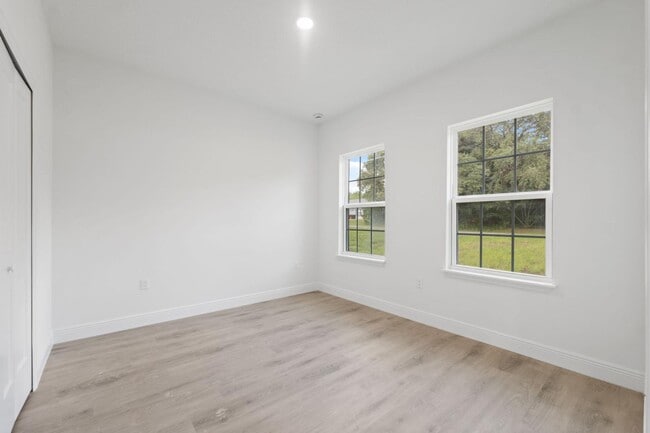 Building Photo - 14152 SW 44th Ave