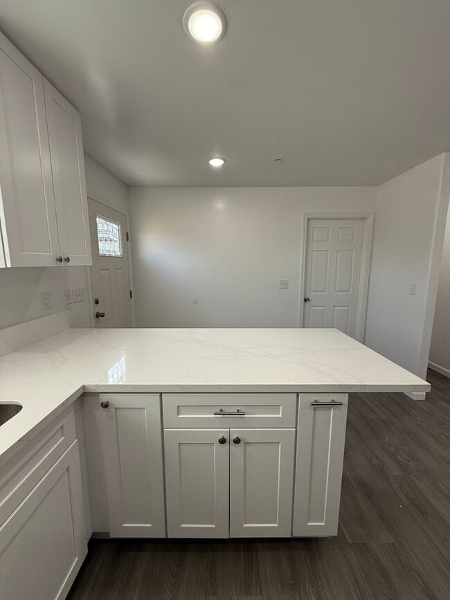 Building Photo - NE Newer Single Story Detached ADU on Cul-De-Sac Near Marian Hospital - All Basic Utilities Included