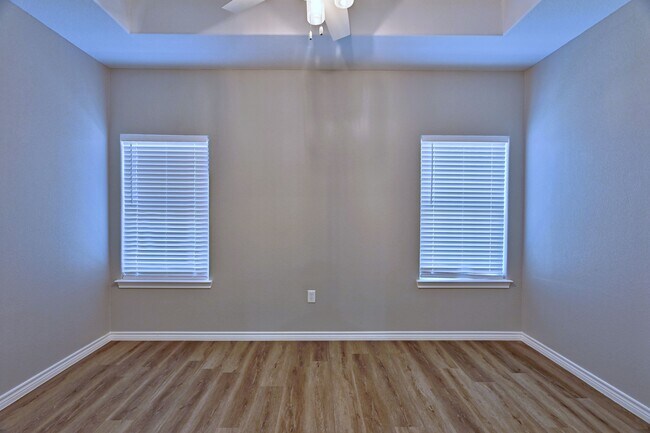 Building Photo - 11911 Nelwood St