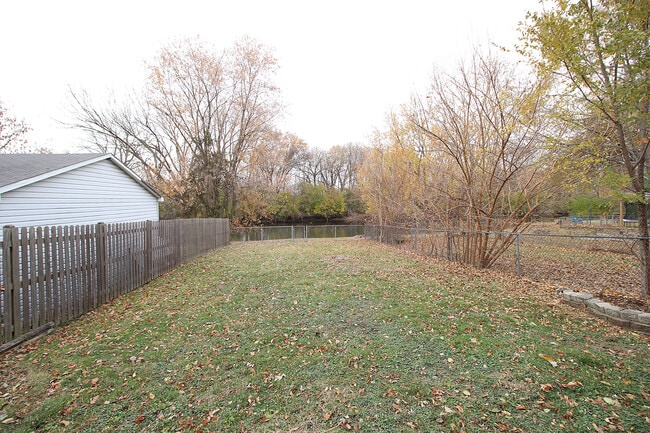 Building Photo - 24218 W Main St