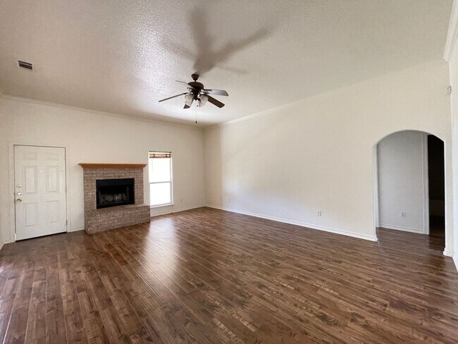 Building Photo - 3-Bedroom House for Rent in Nolanville, TX