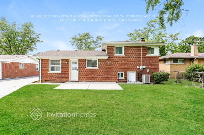 Building Photo - 47 Pamela Dr