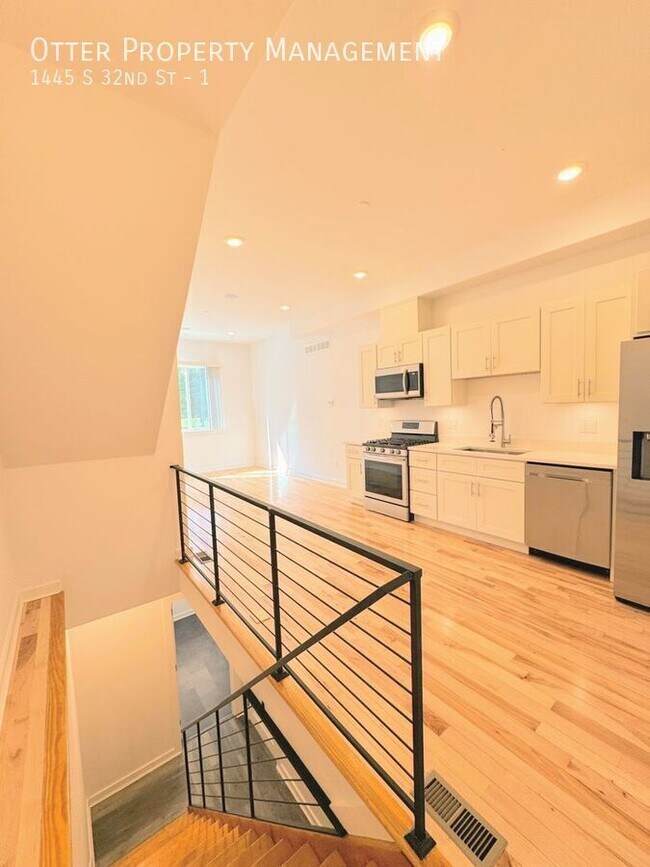 Building Photo - 1445 S 32nd St