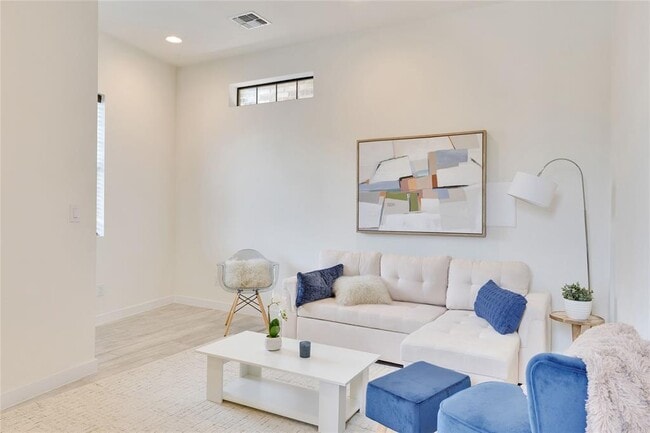 Building Photo - 808 Lydia St