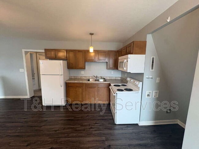 Building Photo - 409 W Washington St