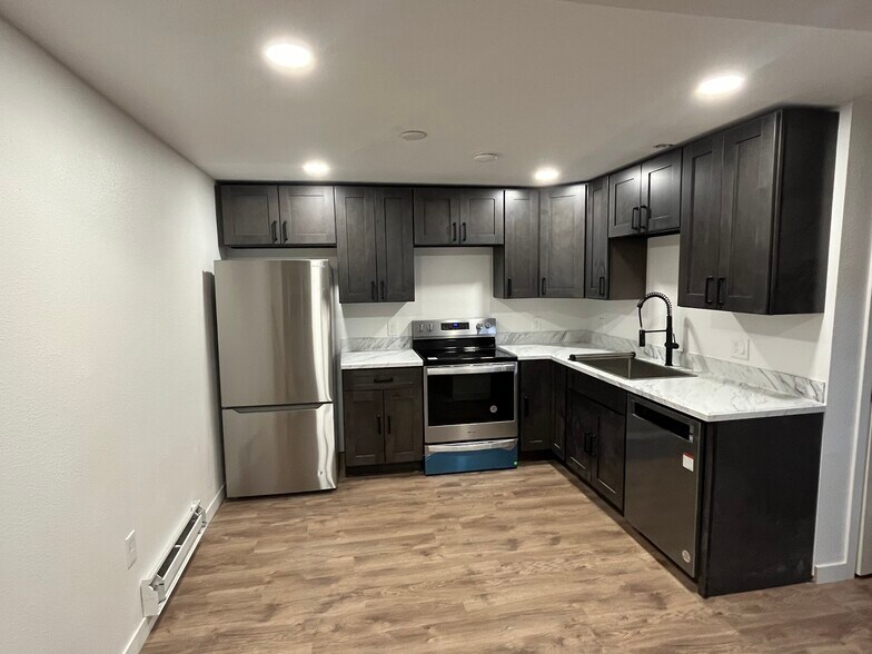 Building Photo - 17952 E Gunnison Pl