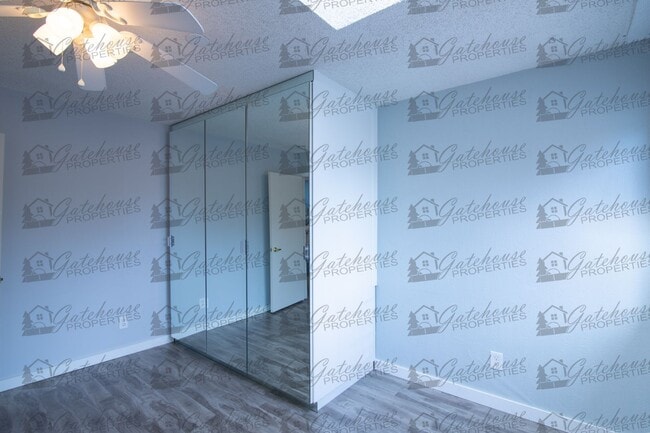 Building Photo - 3342 S Oneida Way