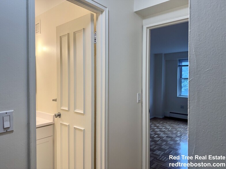 Building Photo - 185 Freeman St