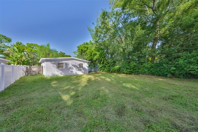 Building Photo - 6912 40th Ave N