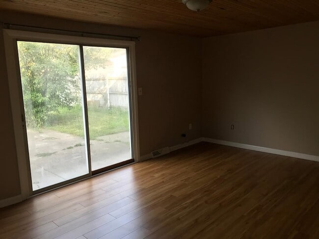 Building Photo - 6735 Van Buren Pl