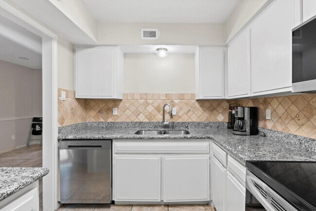 Primary Photo - 7900 Westheimer Rd