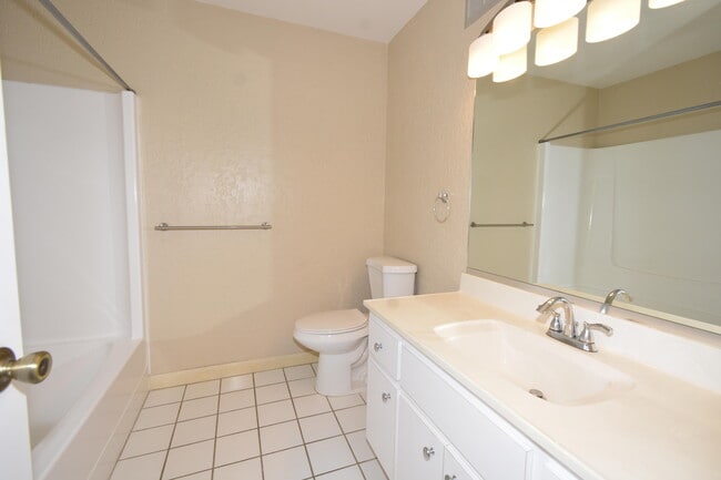 Building Photo - 10789 N Military Trl