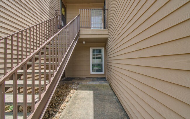 Building Photo - 10555 Turtlewood Ct