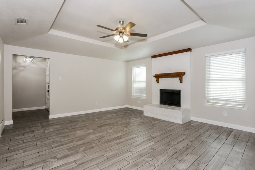 Building Photo - 1330 Heather Run Dr