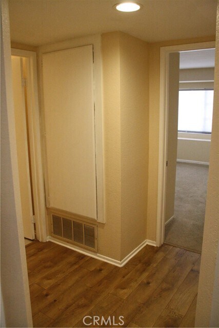 Building Photo - 280 Evergreen Ct