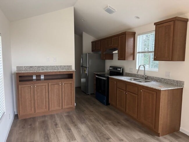 Building Photo - 16940 Ferry Creek Heights Rd