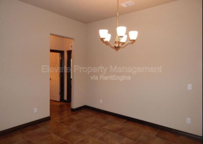 Building Photo - 2200 Kintyre Rd