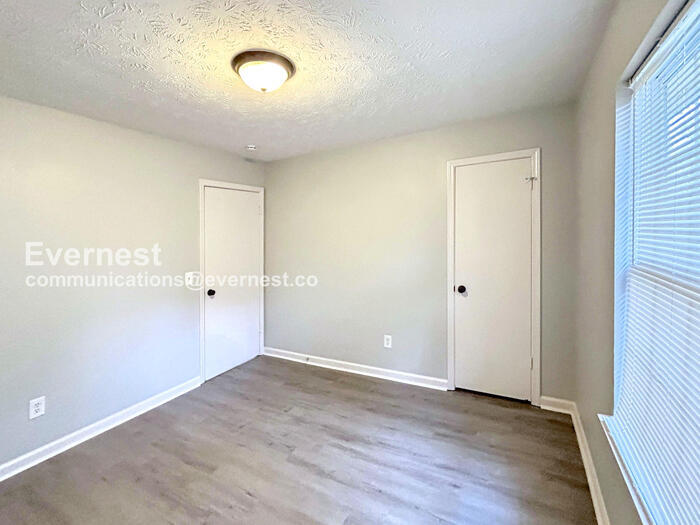 Building Photo - 3480 Stone Ridge Dr