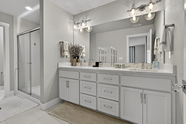 Building Photo - 11903 NE 109th Wy