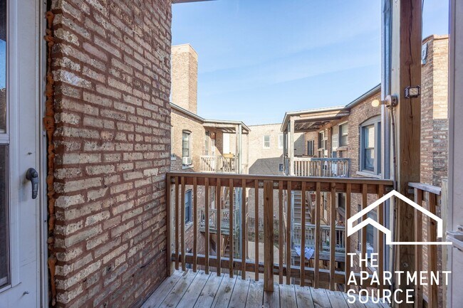 Building Photo - 3602 W Sunnyside Ave