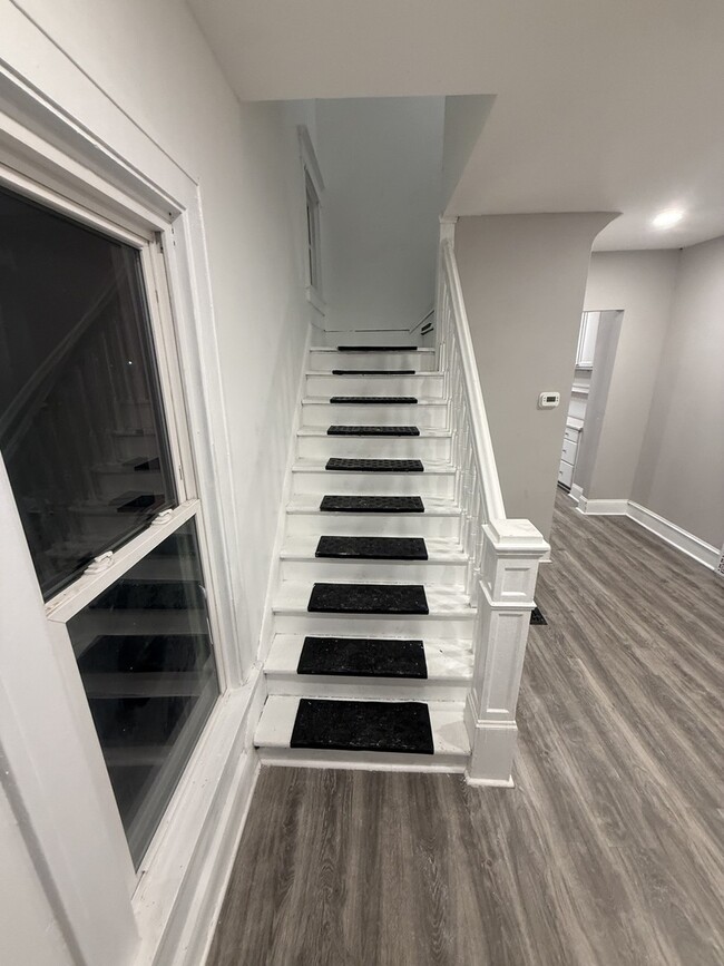 Building Photo - 746 N Schuyler Ave