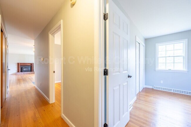 Building Photo - 43 Evergreen Rd