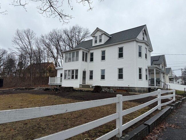 Building Photo - 16-18-18 Mt Pleasant St