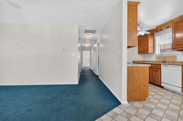 Building Photo - 509 W Cedar St