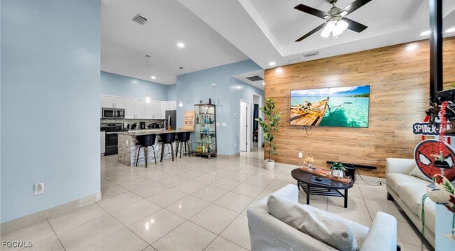 Building Photo - 320 Homer Ave S