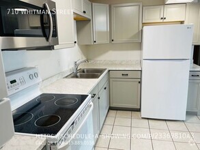 Building Photo - Beautiful newly renovated  2 Bedroom Apt! ...