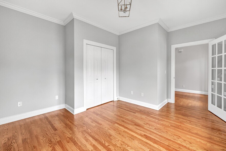 Building Photo - 70 Maple Oak Dr