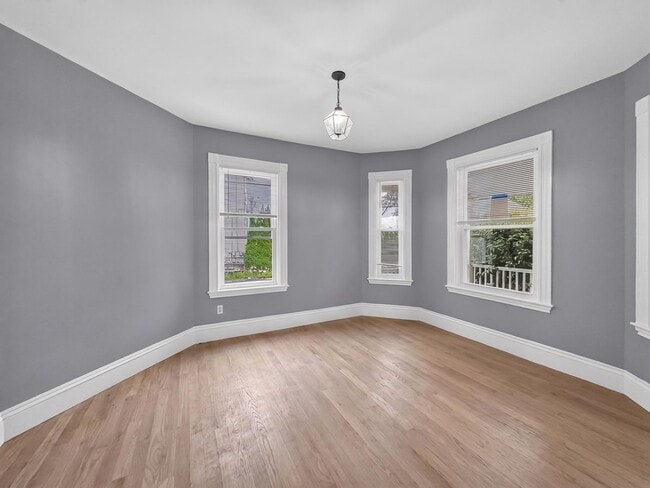 Building Photo - 70 Holbrook Ave